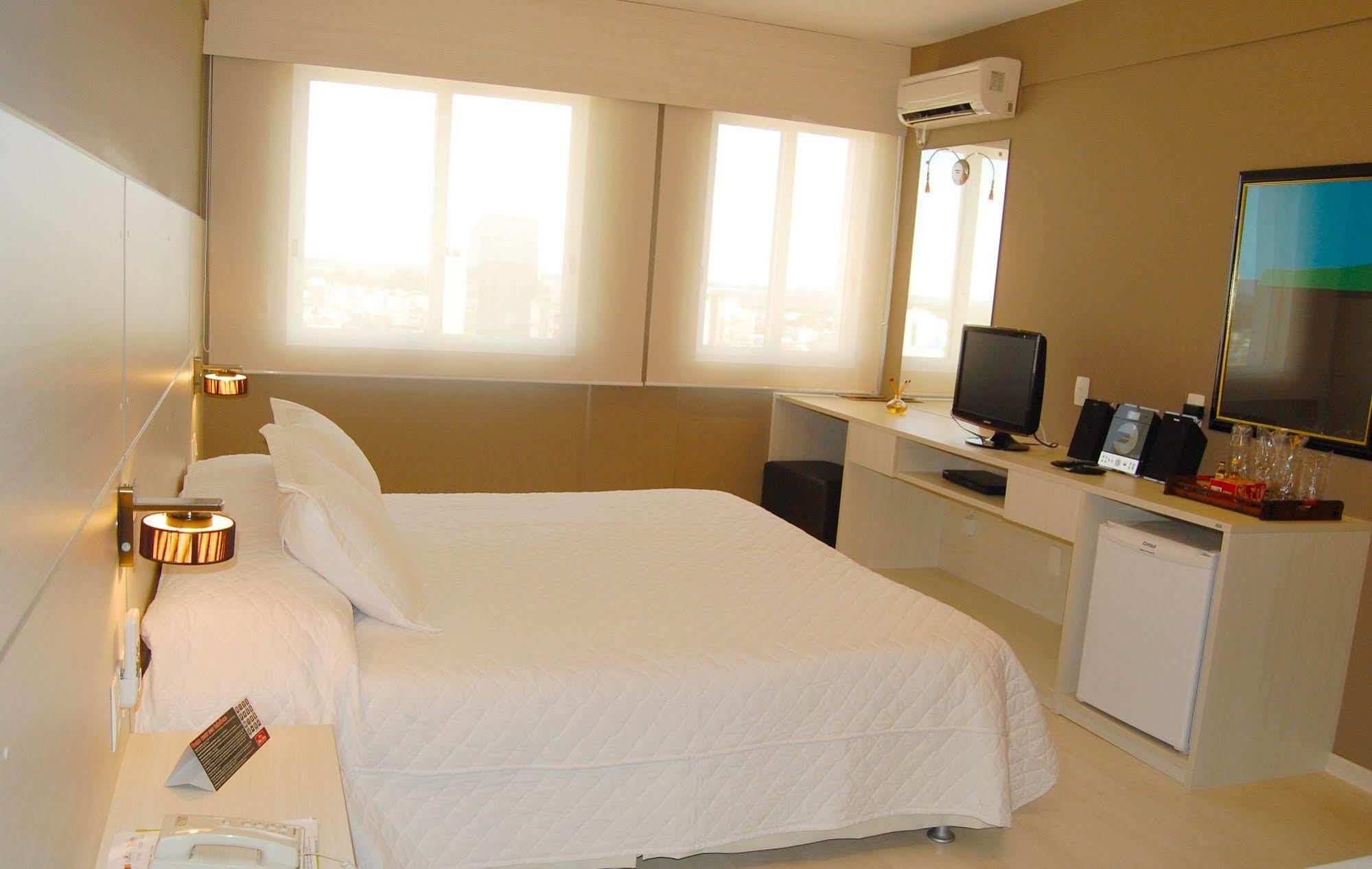 Hotel Manta Pelotas Bagian luar foto